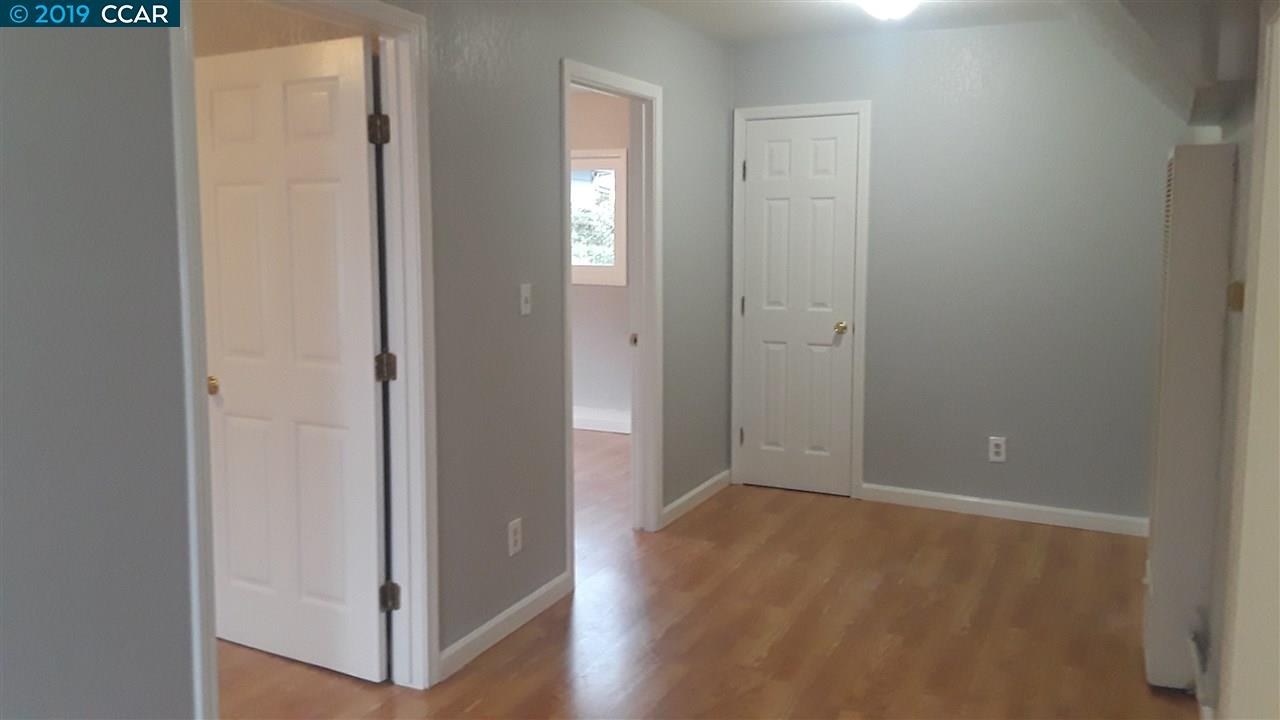 943 Mountain View Drive, Unit B Lafayette, CA 94549 - Photo 2 of 5
