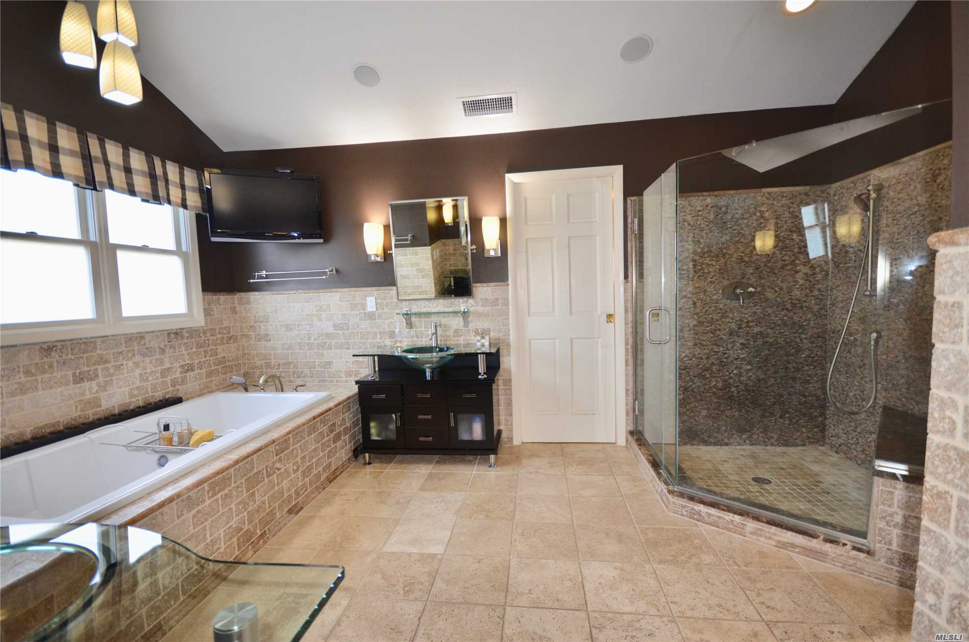 37 Sioux Drive Commack, NY 11725 - Photo 11 of 20