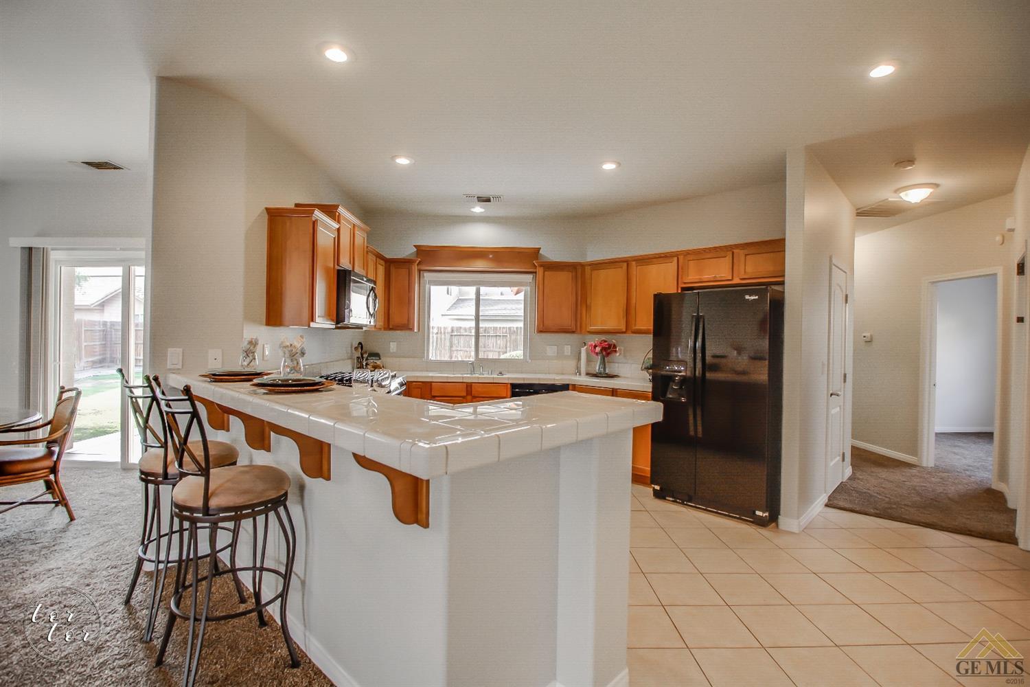2810 Rising Mist Lane Bakersfield, CA 93313 - Photo 13 of 30 Gallery Image 13