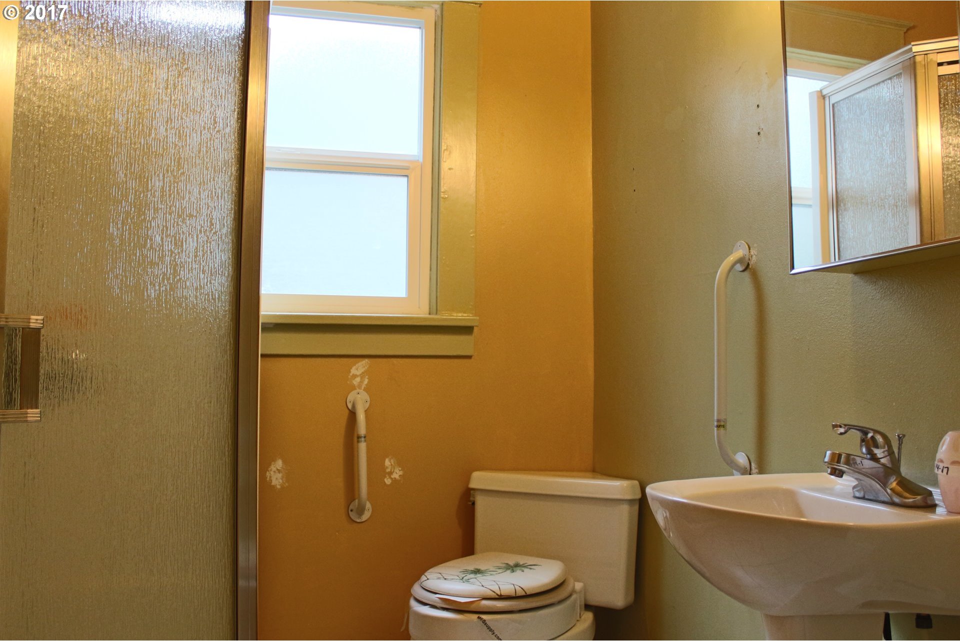 12638 Southeast Foster Road Portland, OR 97236 - Photo 4 of 12
