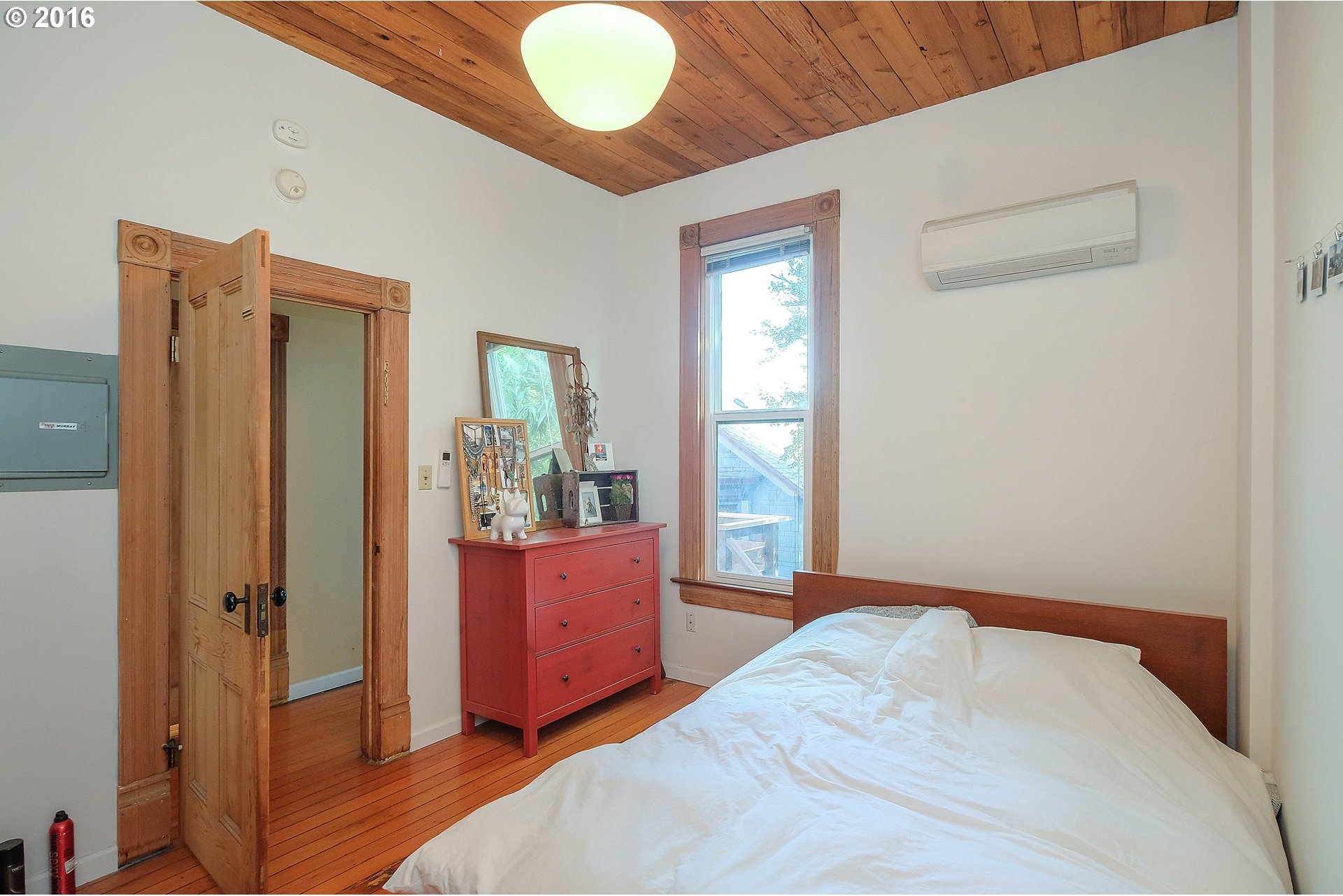 3206 Southwest Kelly Avenue Portland, OR 97239 - Photo 2 of 27