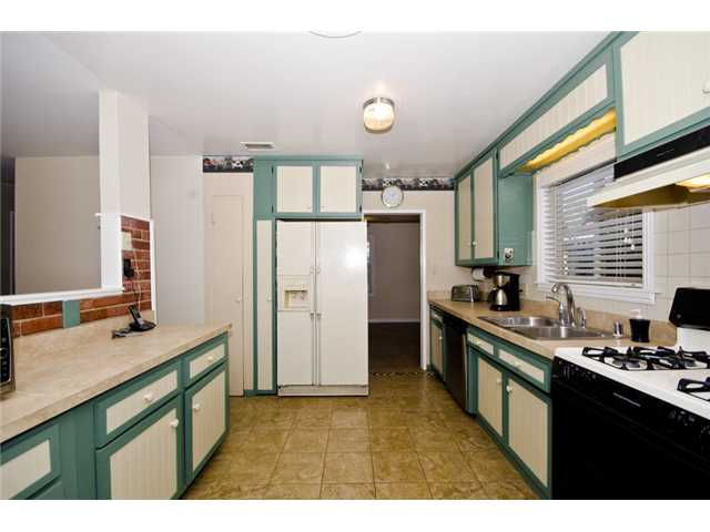 12529 Glen Oak Road Poway, CA 92064 - Photo 4 of 25 Gallery Image 4