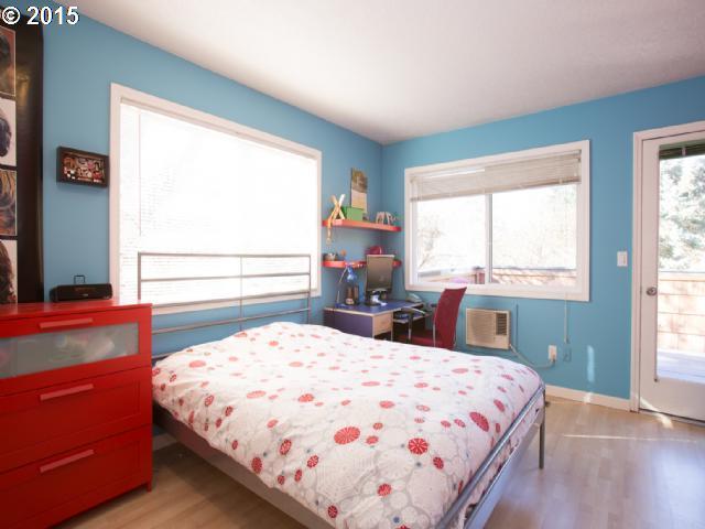 6026 Southwest Jan Tree Court Portland, OR 97219 - Photo 13 of 16 Gallery Image 13