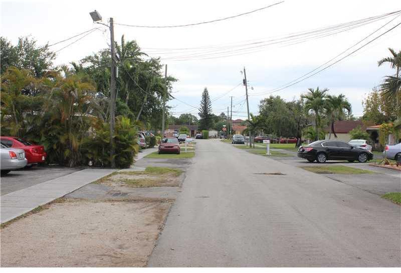 7075 Southwest 14th Street Miami, FL 33144 - Photo 1 of 16