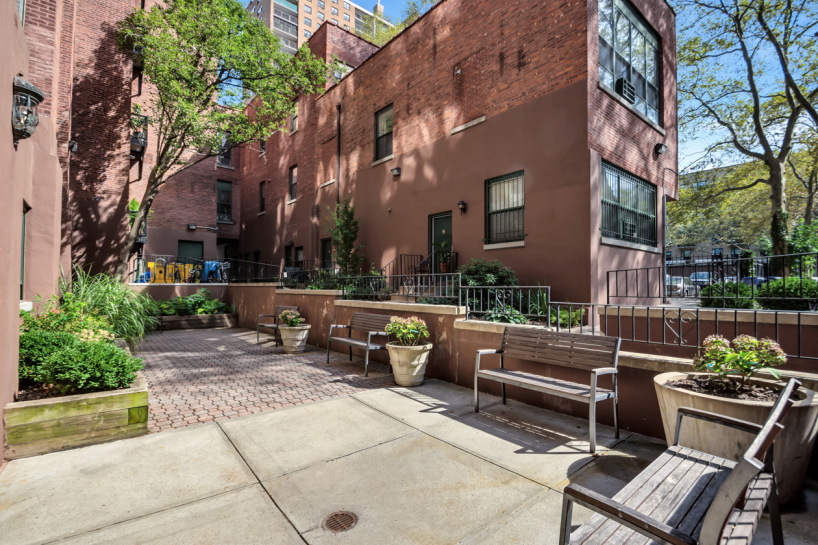 Clinton Mews 372 Dekalb Ave, Brooklyn, NY 11205 - Photo 5 of 8