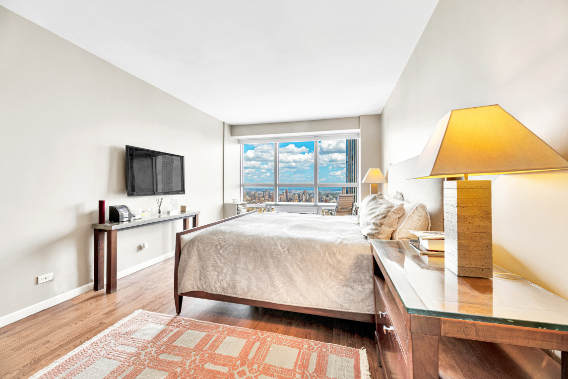 146 West 57th Street, Unit 67B Manhattan, NY 10019 - Photo 6 of 11