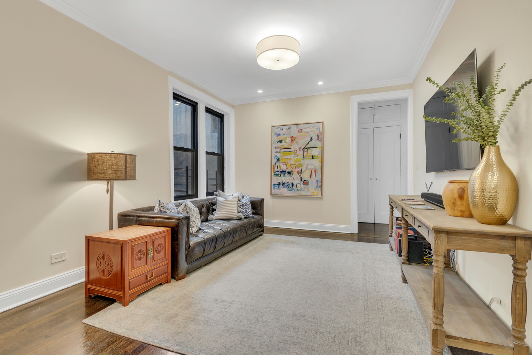 188 East 75th Street, Unit 4CD Manhattan, NY 10021 - Photo 2 of 11