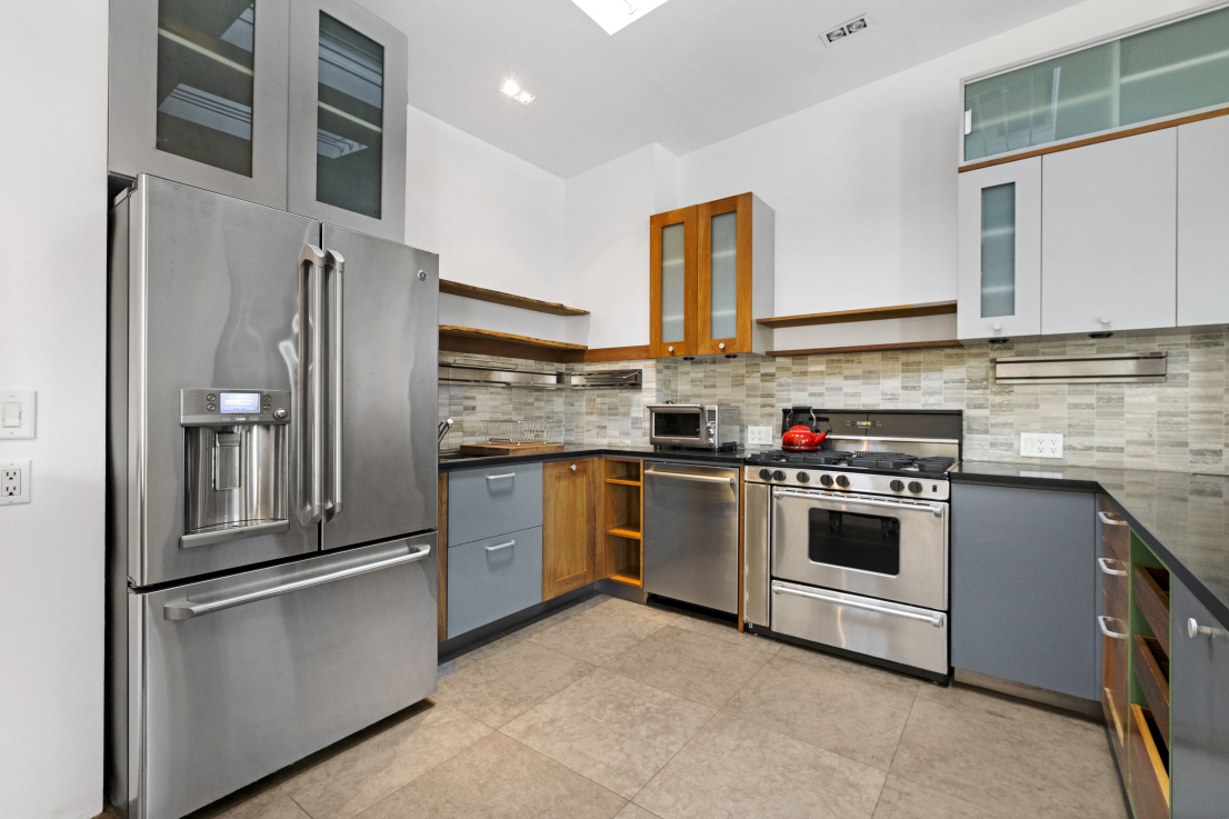 362 Union Avenue Brooklyn, NY 11211 - Photo 3 of 11