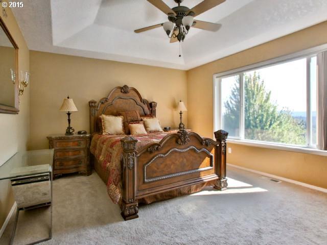 18324 Southwest Fallatin Court Beaverton, OR 97007 - Photo 7 of 15 Gallery Image 7