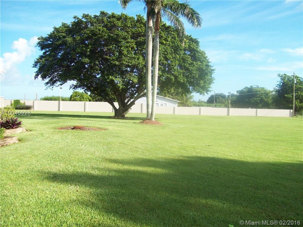 19650 Southwest 207th Avenue Miami, FL 33187 - Photo 29 of 34