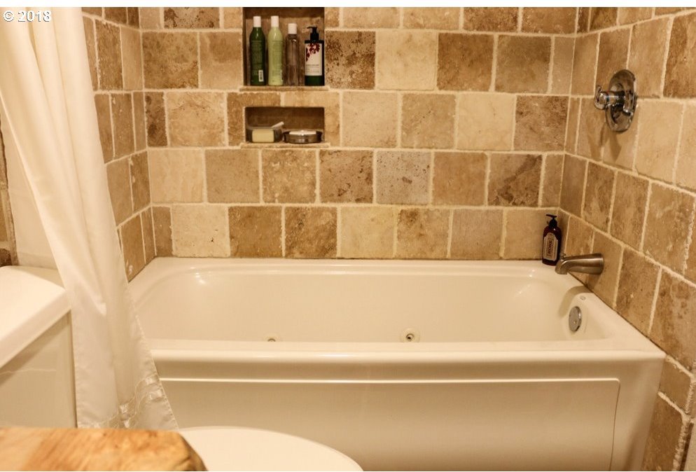8674 South Myrtle Road Myrtle Creek, OR 97457 - Photo 3 of 29 Gallery Image 3