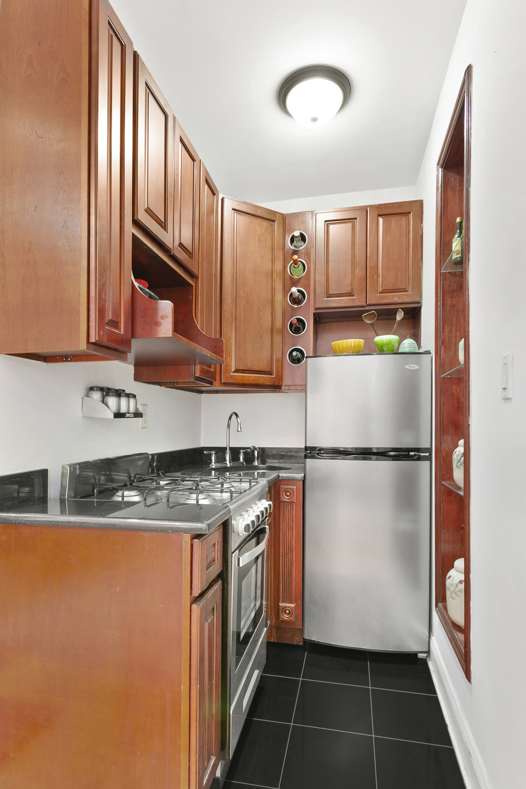 175 Eastern Parkway, Unit 5N Brooklyn, NY 11238 - Photo 2 of 8