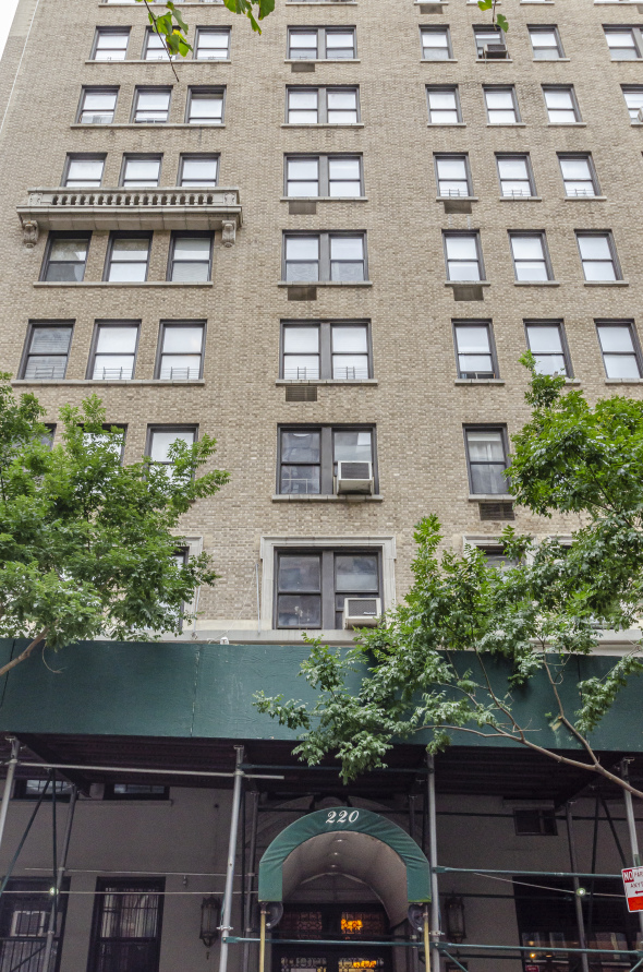 220 W 93rd St, Manhattan, NY 10025 - Photo 2 of 3