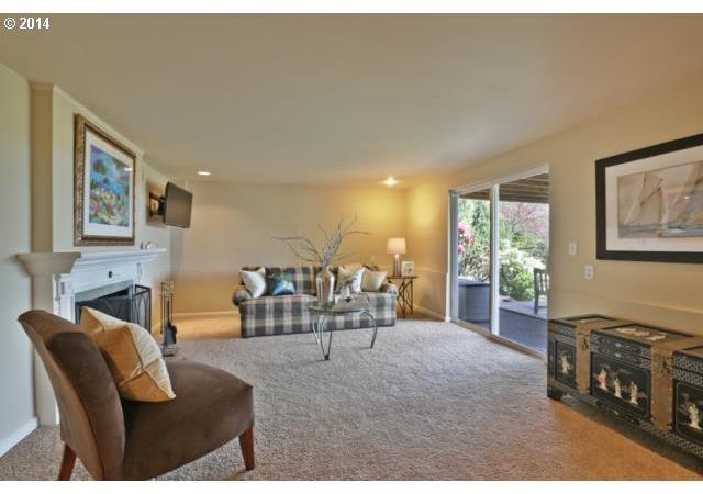 4112 Southwest Condor Avenue Portland, OR 97239 - Photo 7 of 16 Gallery Image 7