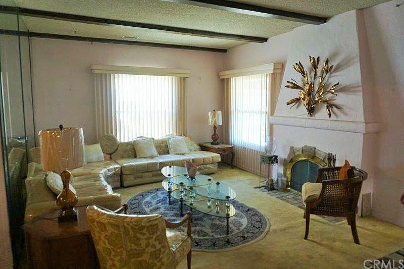 2107 West 84th Place Los Angeles, CA 90047 - Photo 6 of 30