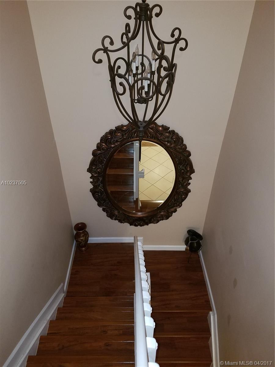 2725 Northeast 41st Road Homestead, FL 33033 - Photo 12 of 28 Gallery Image 12