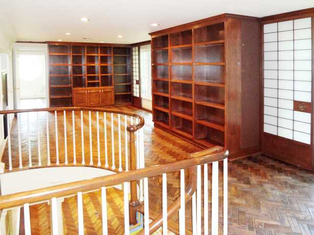 5174 Walnut Grove Road Memphis, TN 38117 - Photo 10 of 24 Master Suite Library