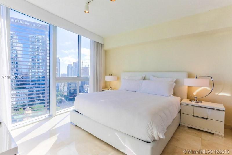 485 Brickell Avenue, Unit 2610 Miami, FL 33131 - Photo 2 of 15