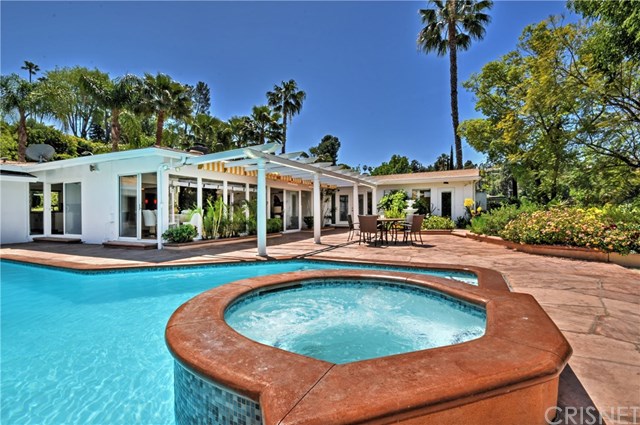 4406 Coronet Drive Encino, CA 91316 - Photo 32 of 44