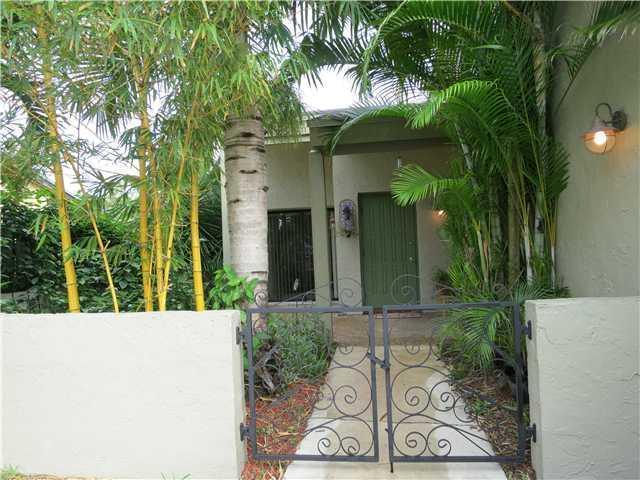 528 Southwest 166th Terrace Weston, FL 33326 - Photo 2 of 17