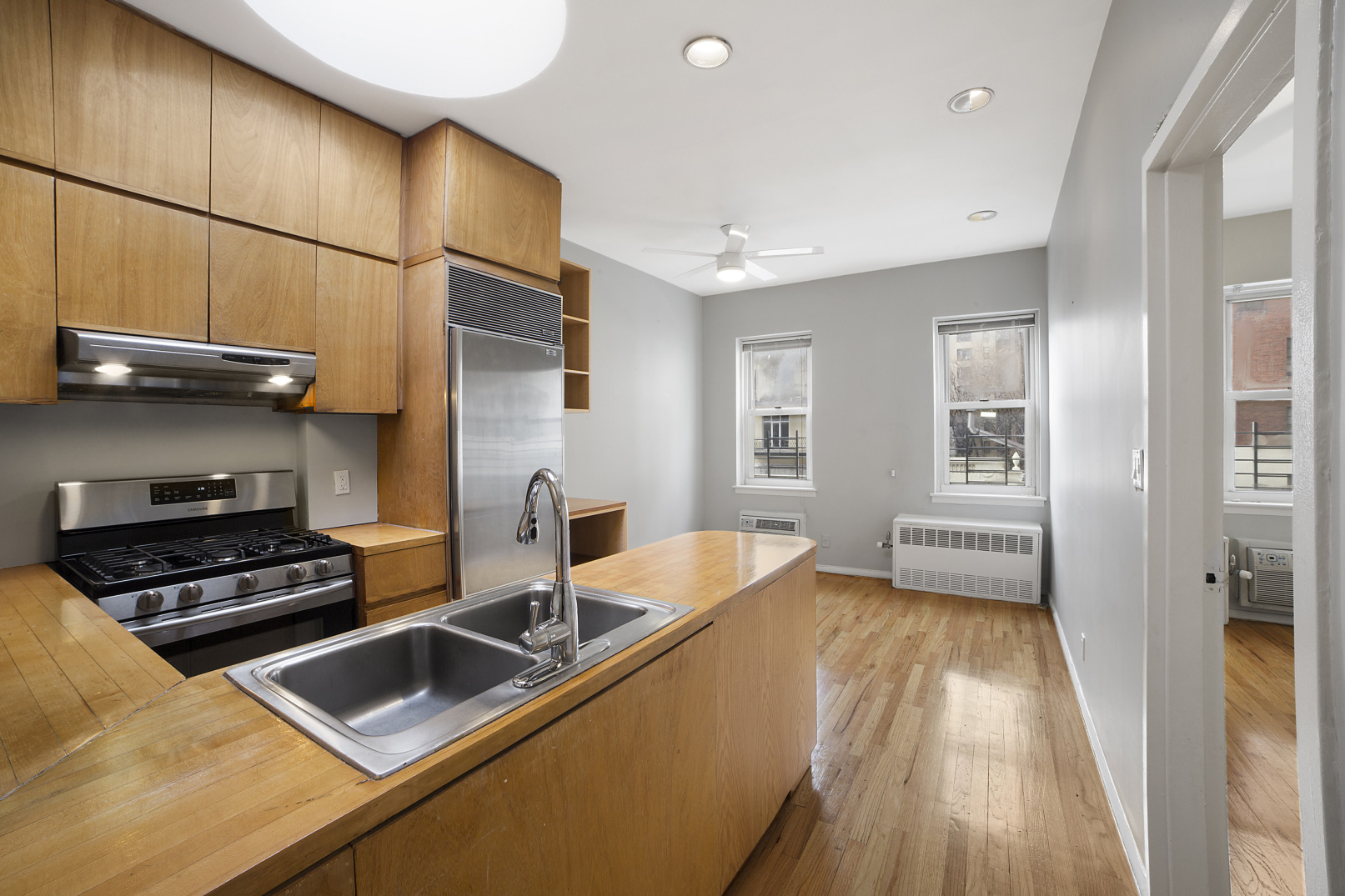 1129 Lexington Avenue Manhattan, NY 10075 - Photo 8 of 19