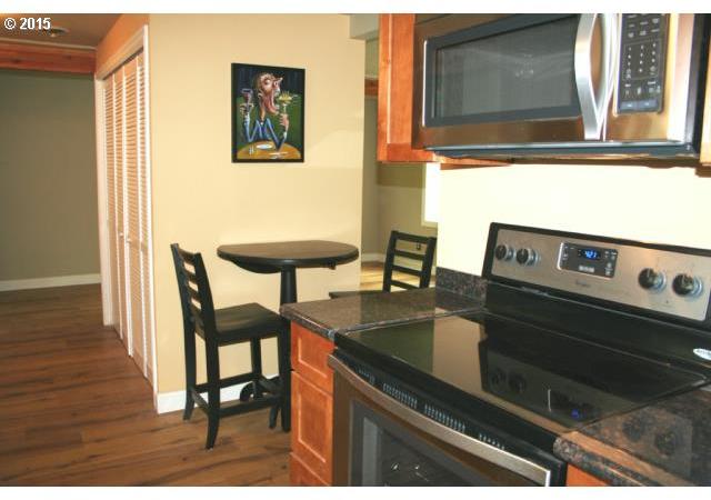 5405 Southwest Taylors Ferry Road Portland, OR 97219 - Photo 13 of 16