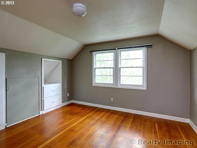 2030 North Rosa Parks Way Portland, OR 97217 - Photo 4 of 16 Gallery Image 4