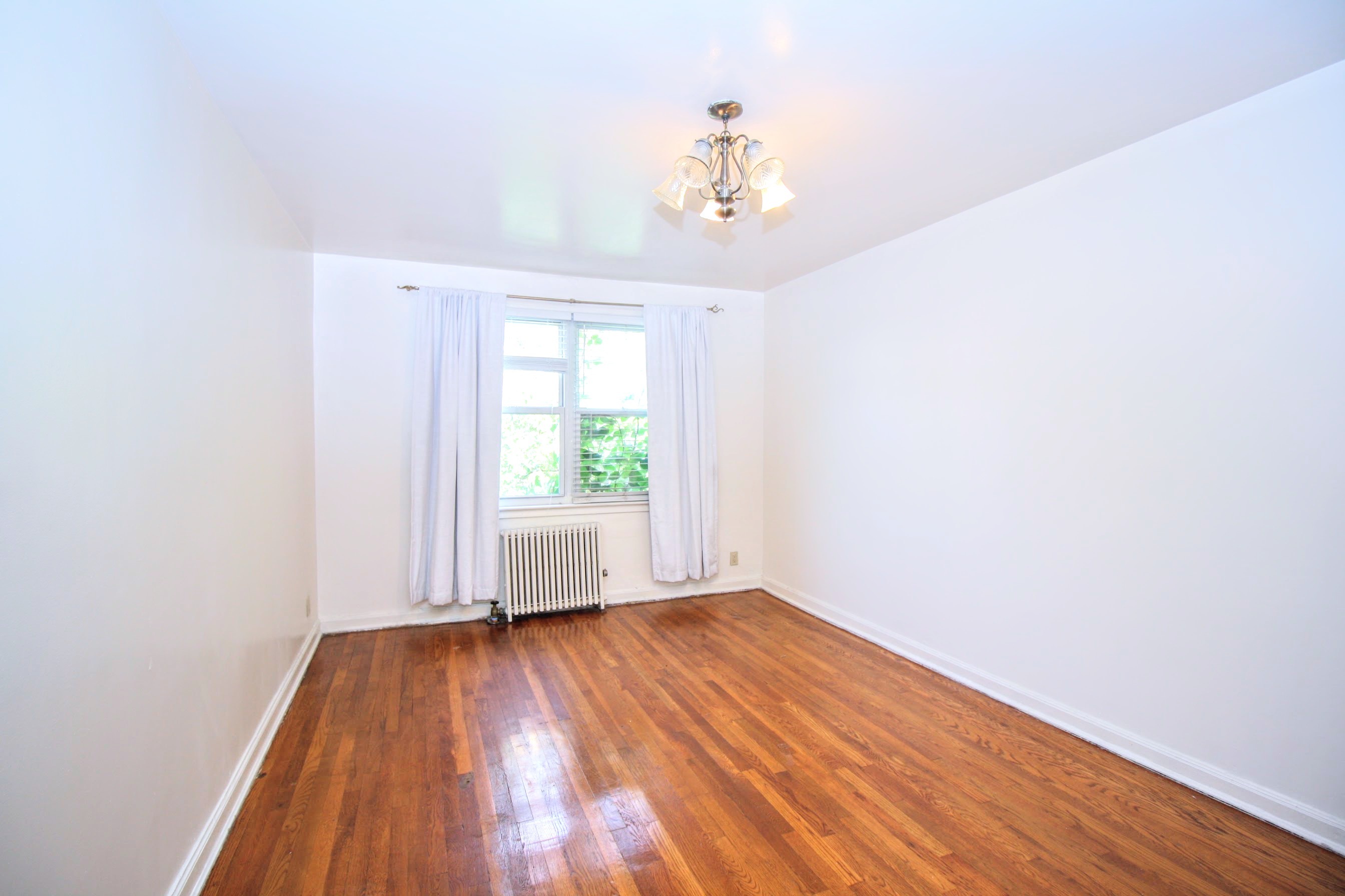 50-30 39th Place, Unit 2 Queens, NY 11104 - Photo 5 of 9