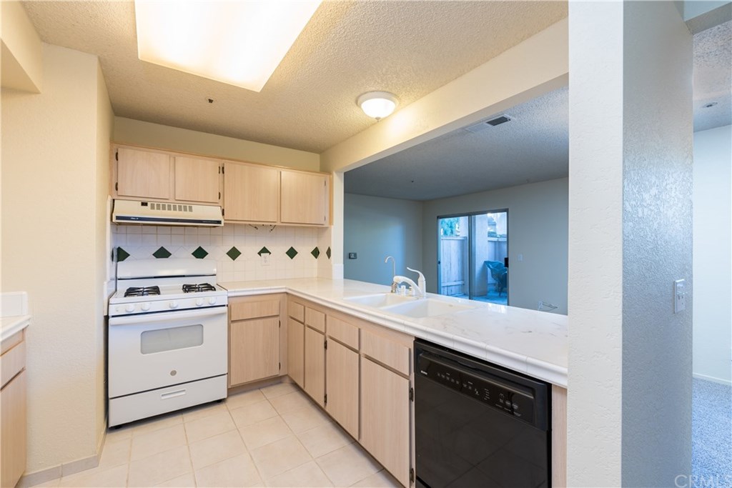 321 Inger Drive, Unit E36 Santa Maria, CA 93454 - Photo 12 of 20