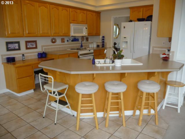 327 Southwest 37th Terrace Gresham, OR 97080 - Photo 1 of 16
