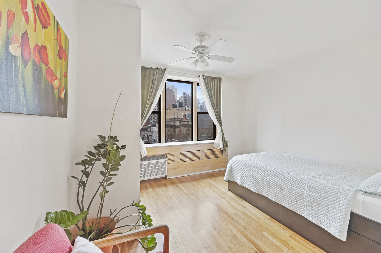 200 East 28th Street, Unit 6A Manhattan, NY 10016 - Photo 2 of 5