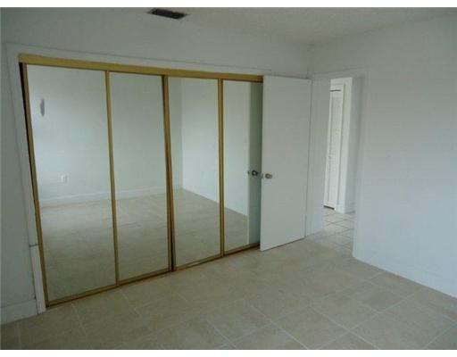 2491 Northwest 7th Street Miami, FL 33125 - Photo 7 of 13