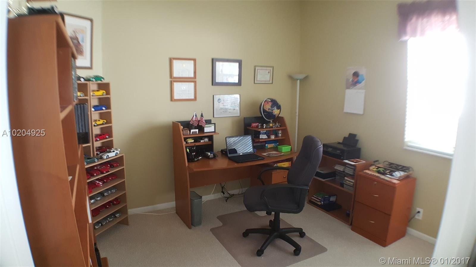 Encantada Pembroke Pines, FL 33029 - Photo 16 of 32