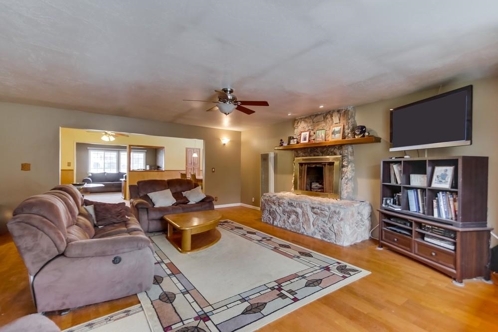 9221 Fenway Road Santee, CA 92071 - Photo 7 of 25