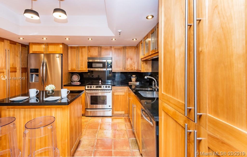 520 Brickell Key Drive, Unit APH00 Miami, FL 33131 - Photo 37 of 48