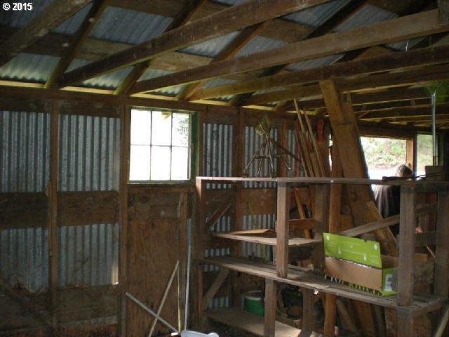 5585 Henderer Road Elkton, OR 97436 - Photo 13 of 16