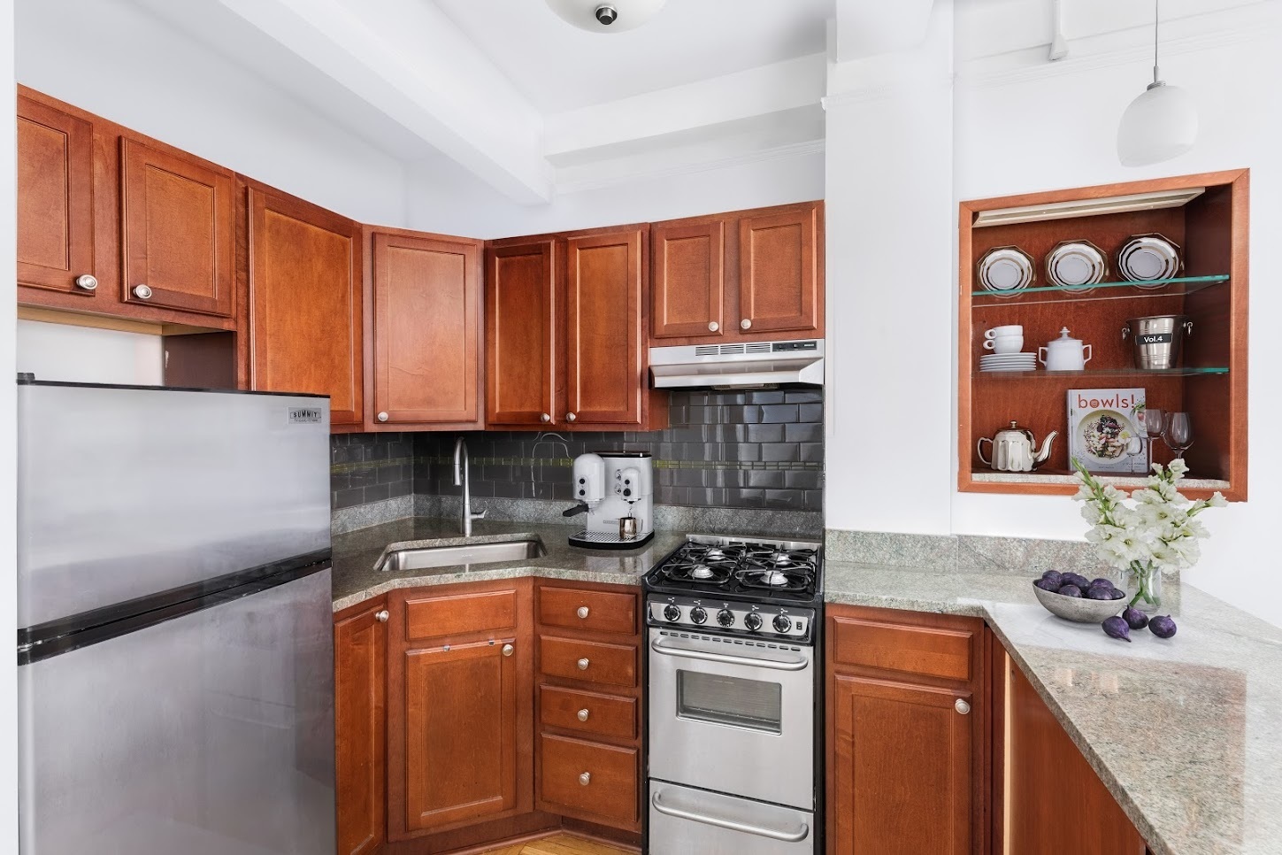 457 West 57th Street, Unit 1616 Manhattan, NY 10019 - Photo 4 of 7