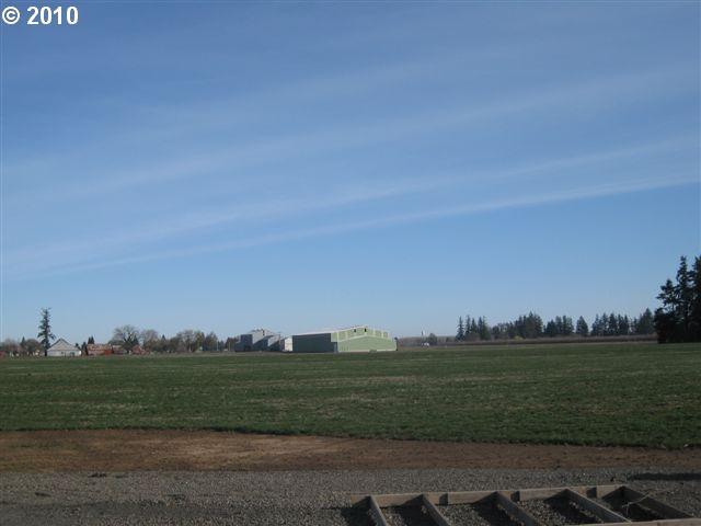 1840 East Lincoln Road Woodburn, OR 97071 - Photo 11 of 14 Gallery Image 11