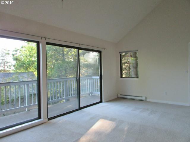 7528 Southwest Barnes Road, Unit D Portland, OR 97225 - Photo 10 of 16 Gallery Image 10
