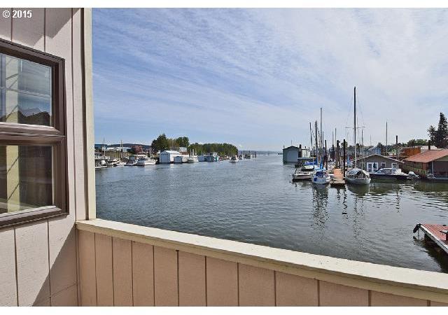 331 Northeast Bridgeton Road, Unit 11 Portland, OR 97211 - Photo 9 of 16 Gallery Image 9