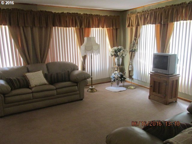 782 Carroll Road Kelso, WA 98626 - Photo 5 of 12 Gallery Image 5