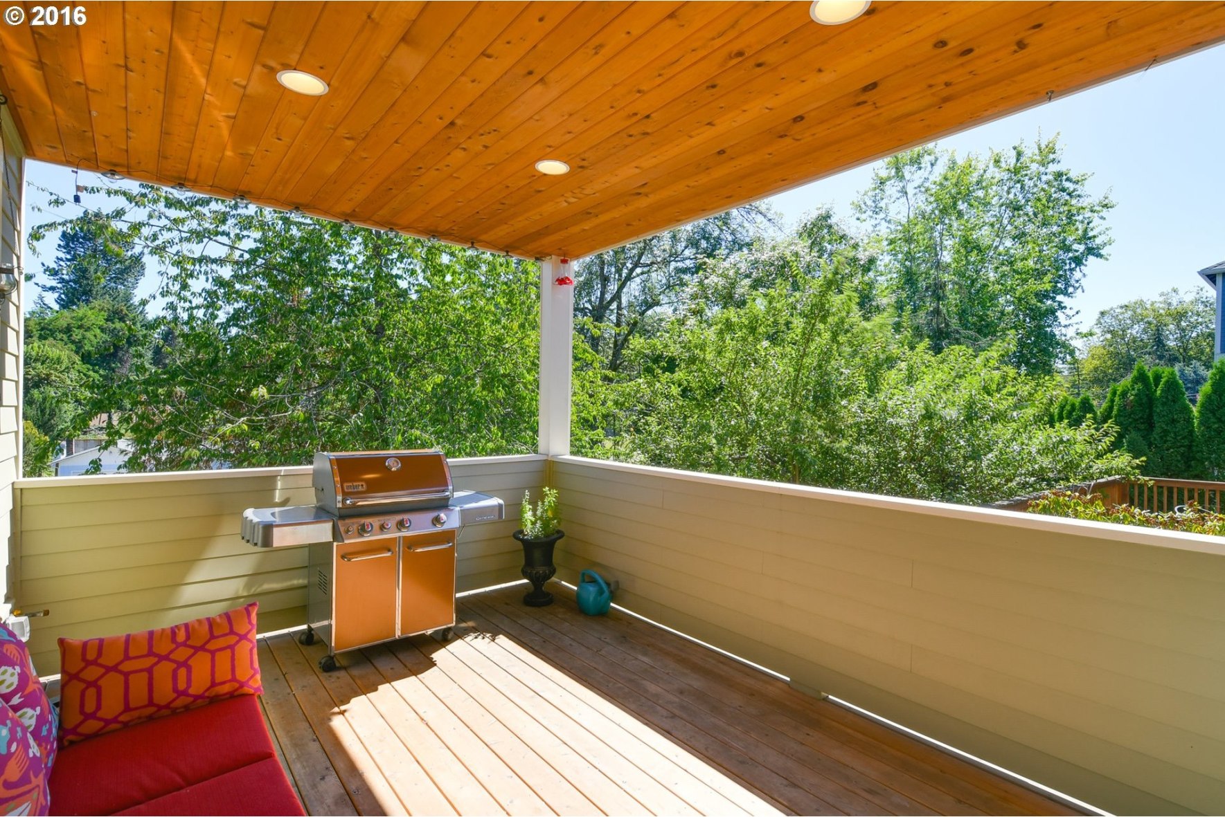 3634 Southwest Hume Street Portland, OR 97219 - Photo 16 of 31 Gallery Image 16