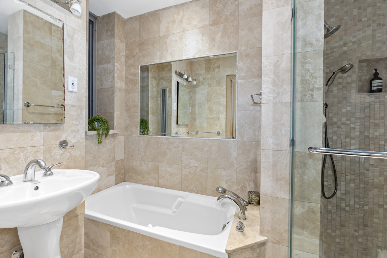 50 West 67th Street, Unit 3E Manhattan, NY 10023 - Photo 5 of 8