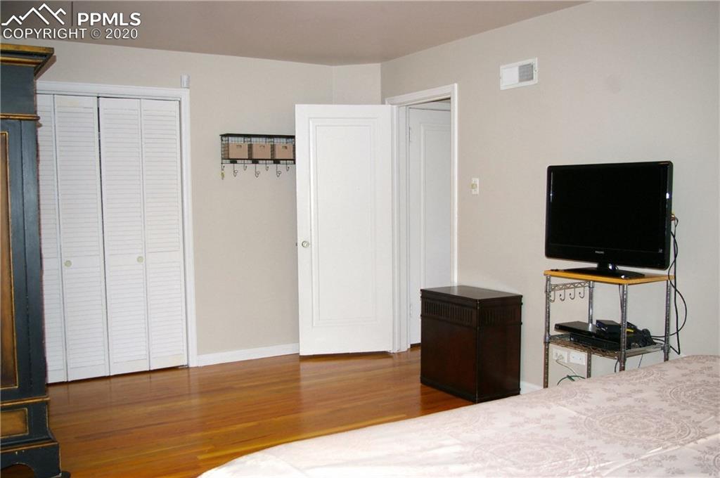 796 Ivanhoe Street Denver, CO 80220 - Photo 14 of 23