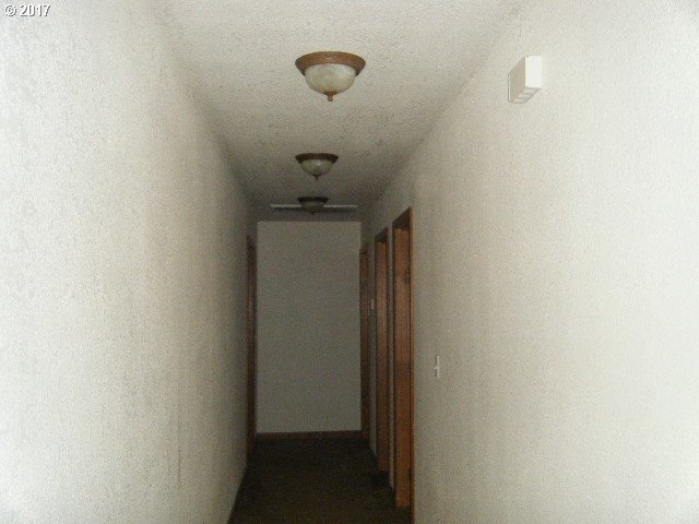 413 Addison Lane Cave Junction, OR 97523 - Photo 16 of 28 Gallery Image 16
