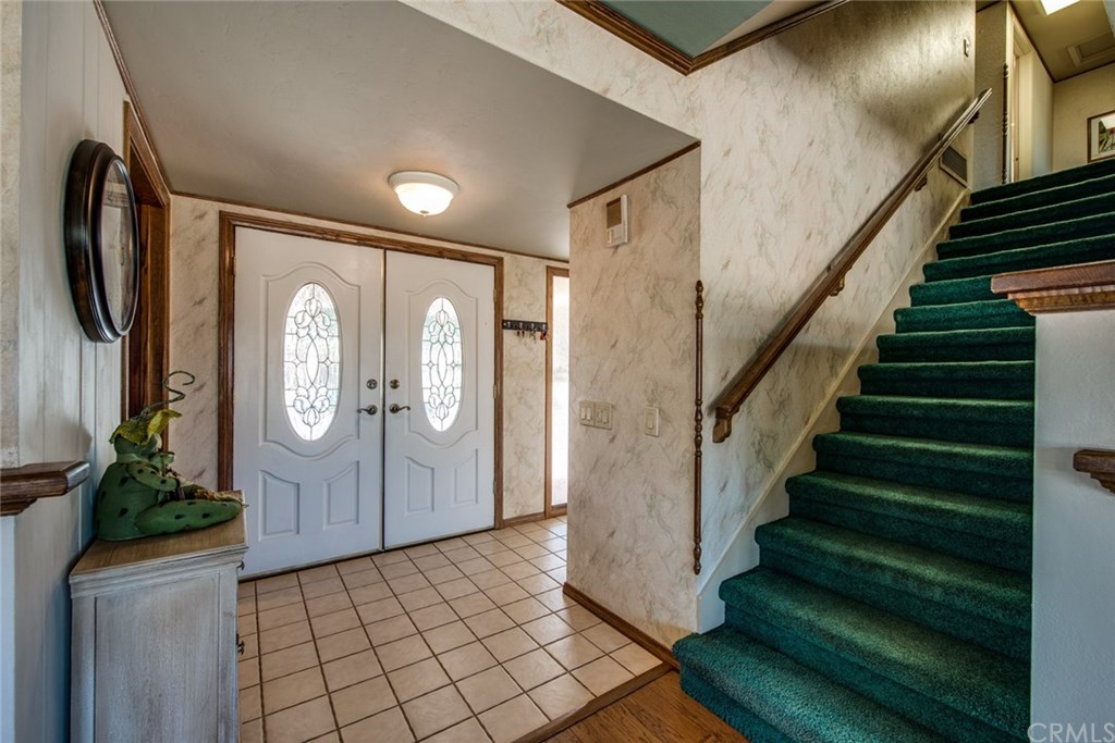 2001 Cypress Point Drive Corona, CA 92882 - Photo 6 of 62 Bright entryway