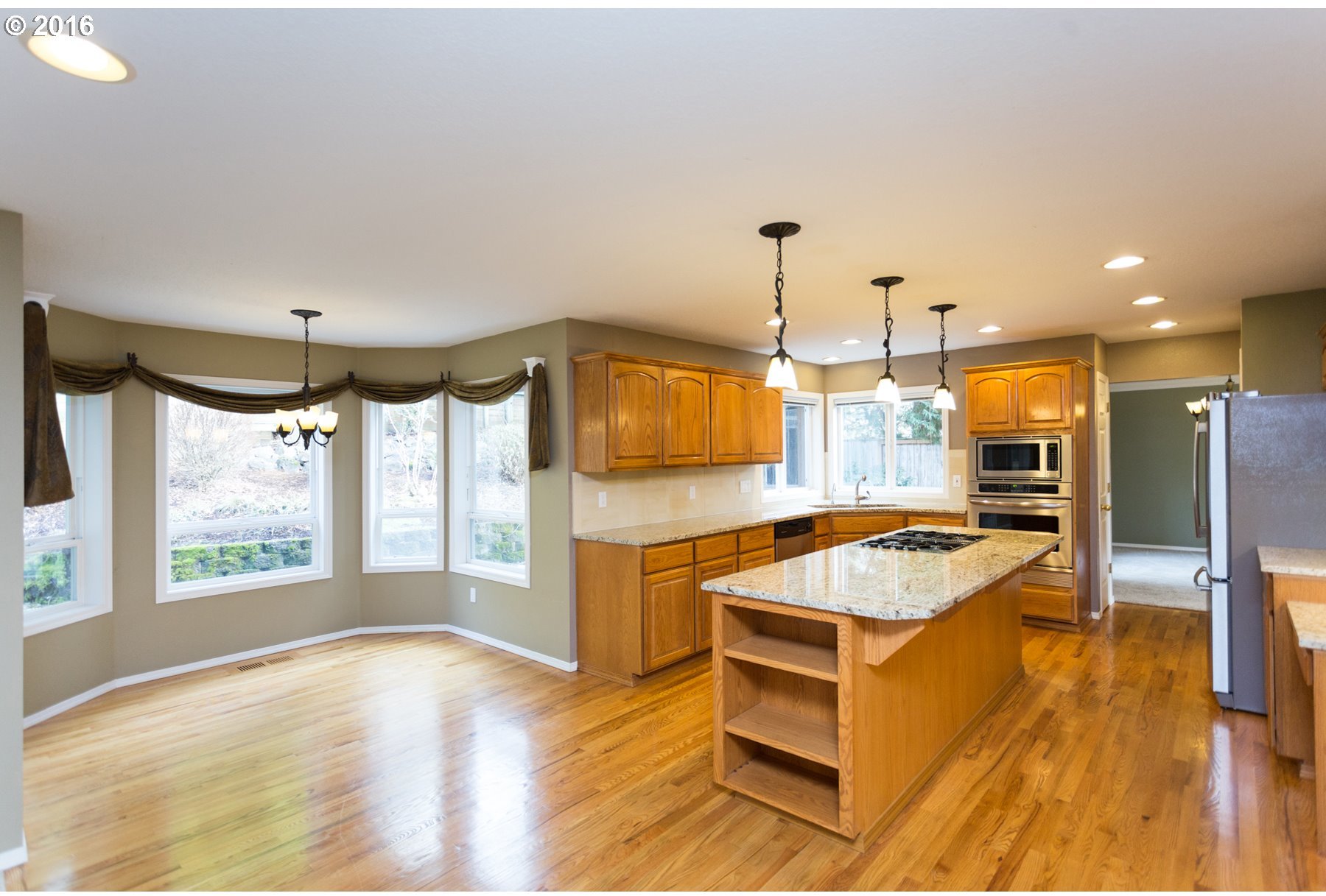 8660 Southwest Turquoise Loop Beaverton, OR 97007 - Photo 11 of 32 Gallery Image 11