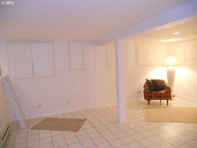 1425 Southwest Taylors Ferry Road Portland, OR 97219 - Photo 8 of 16 Gallery Image 8