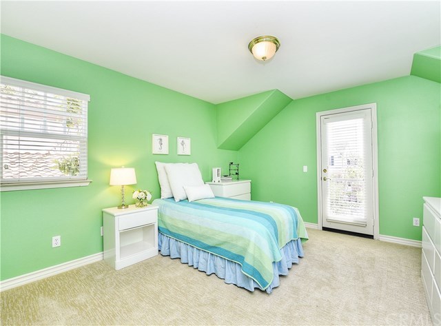 7 Wickford Lane Ladera Ranch, CA 92694 - Photo 27 of 36 Another secondary bedroom with its own vanity