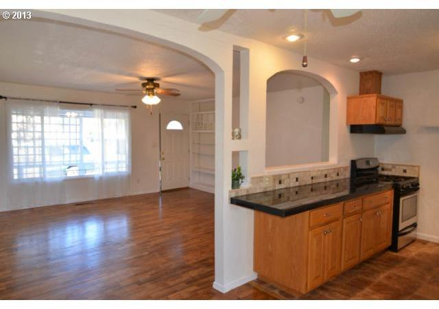 3061 Merriman Road Medford, OR 97501 - Photo 2 of 12 Gallery Image 2